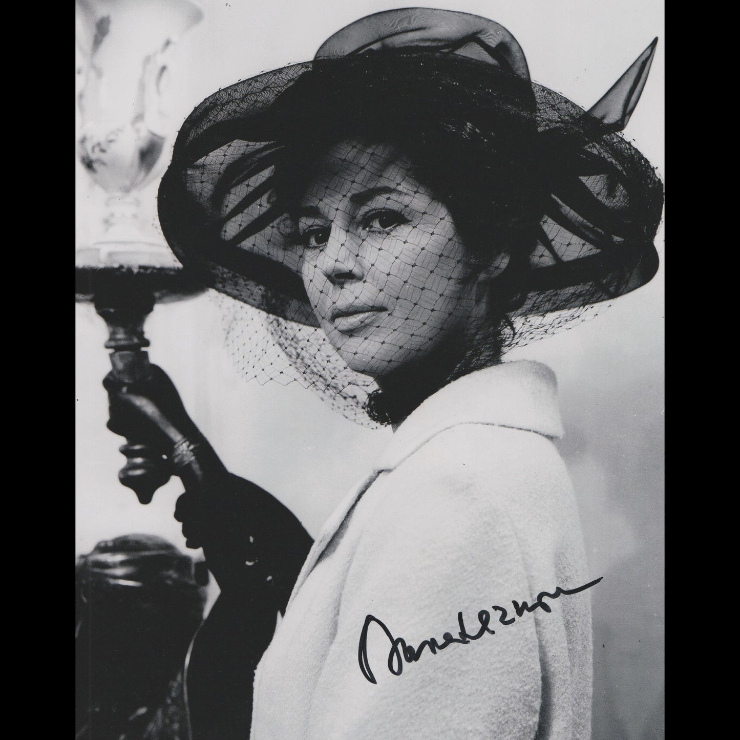 Anne VERNON