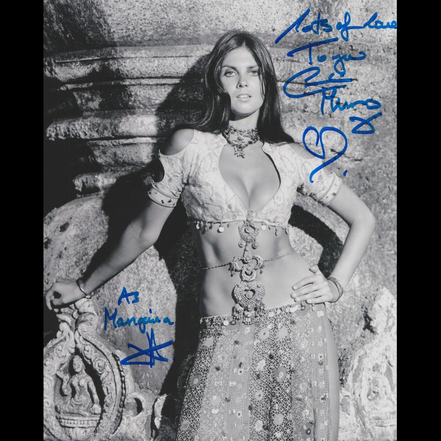 Caroline MUNRO