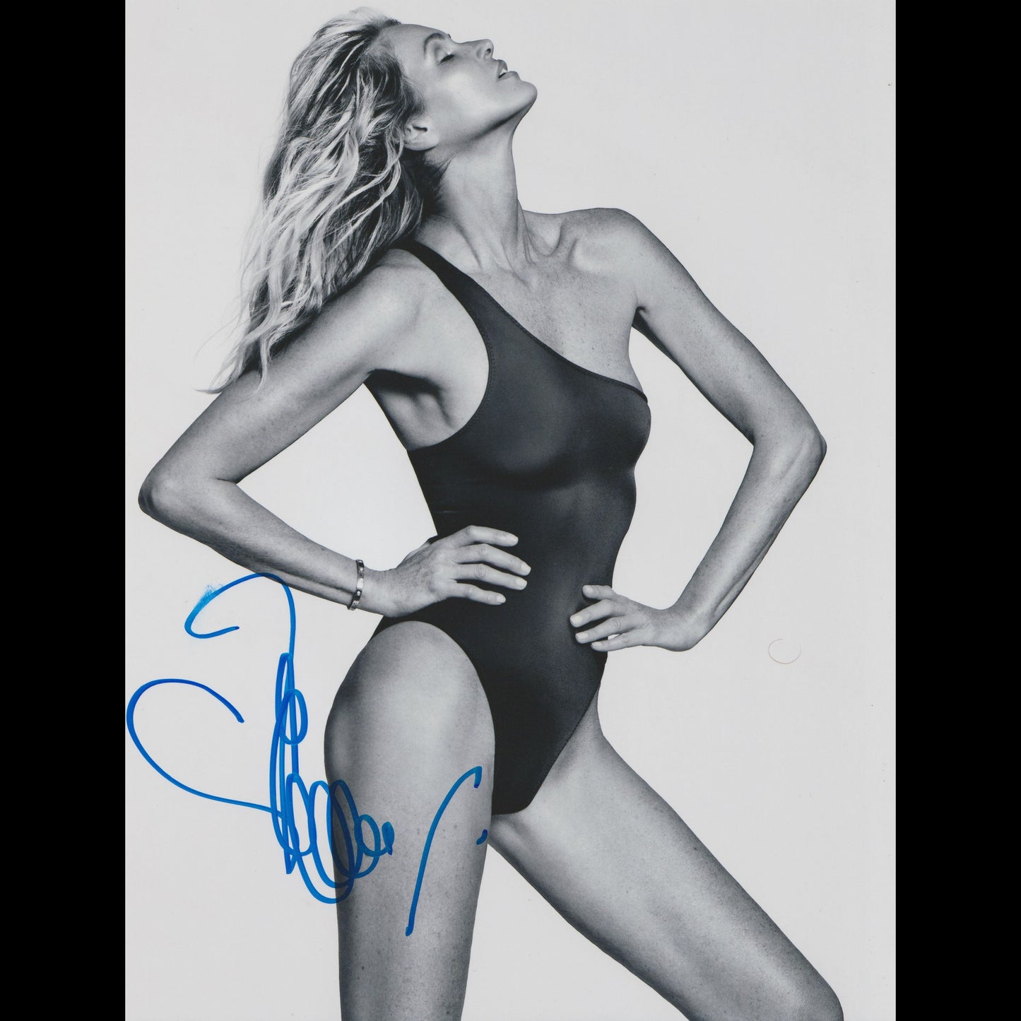Elle MACPHERSON