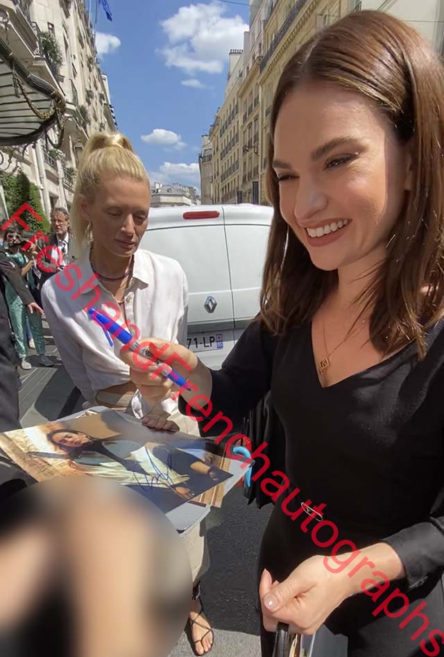 Lily JAMES