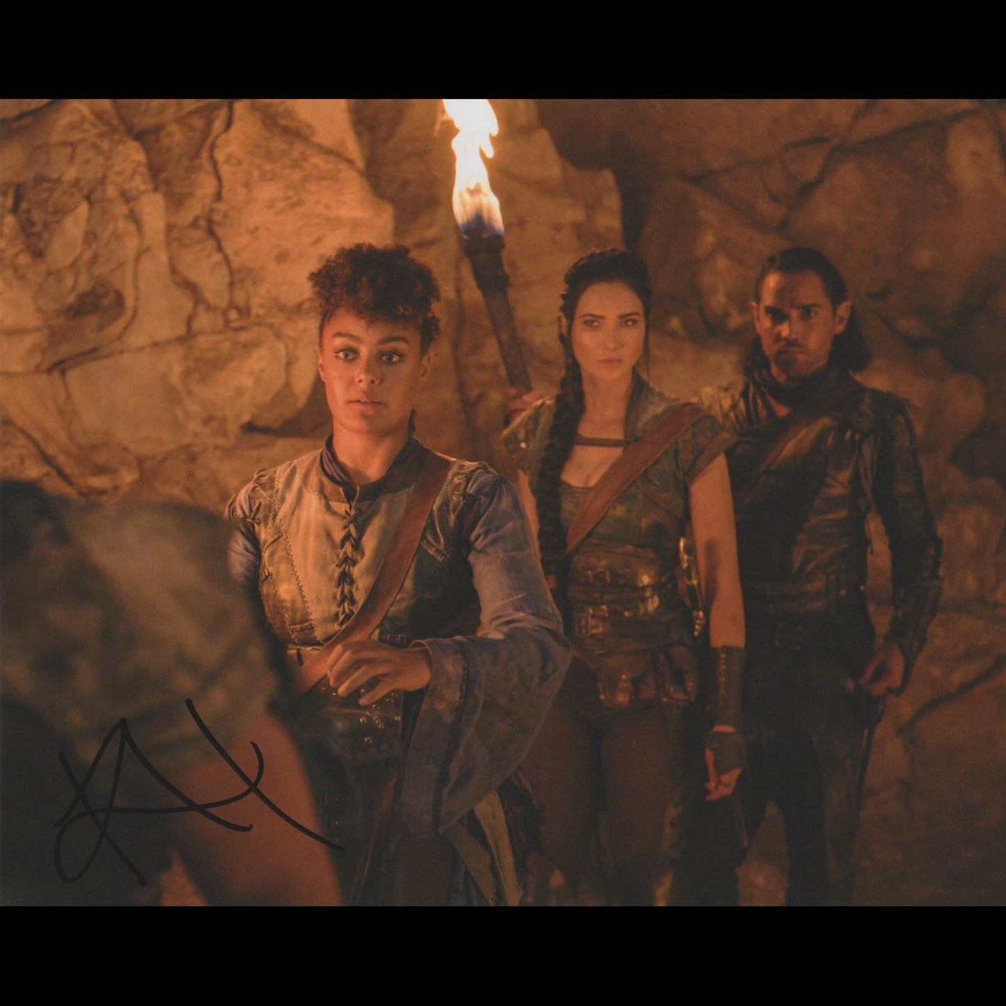 Izuka HOYLE (The Outpost)