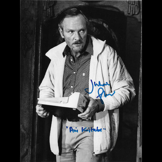Julian GLOVER