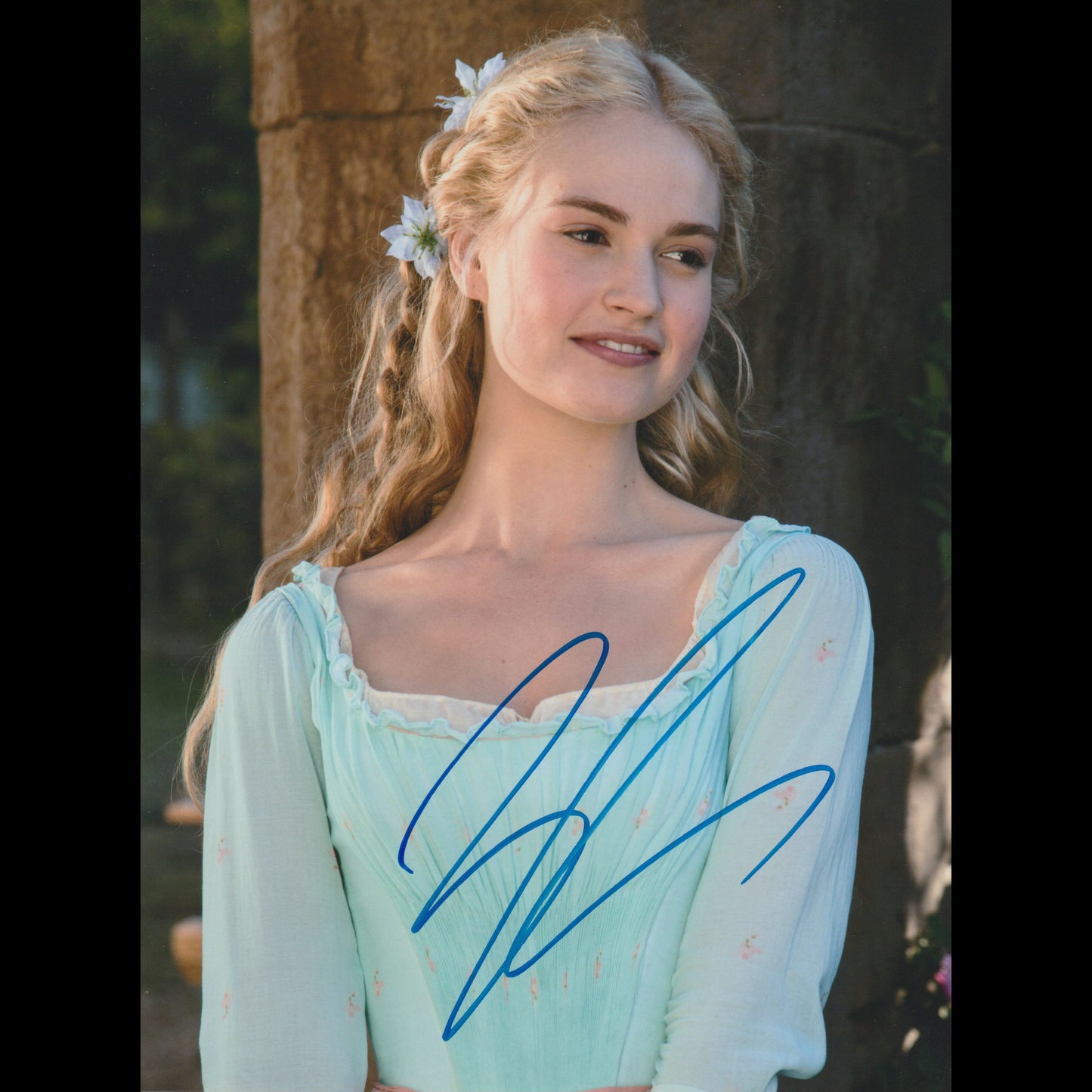 Lily JAMES