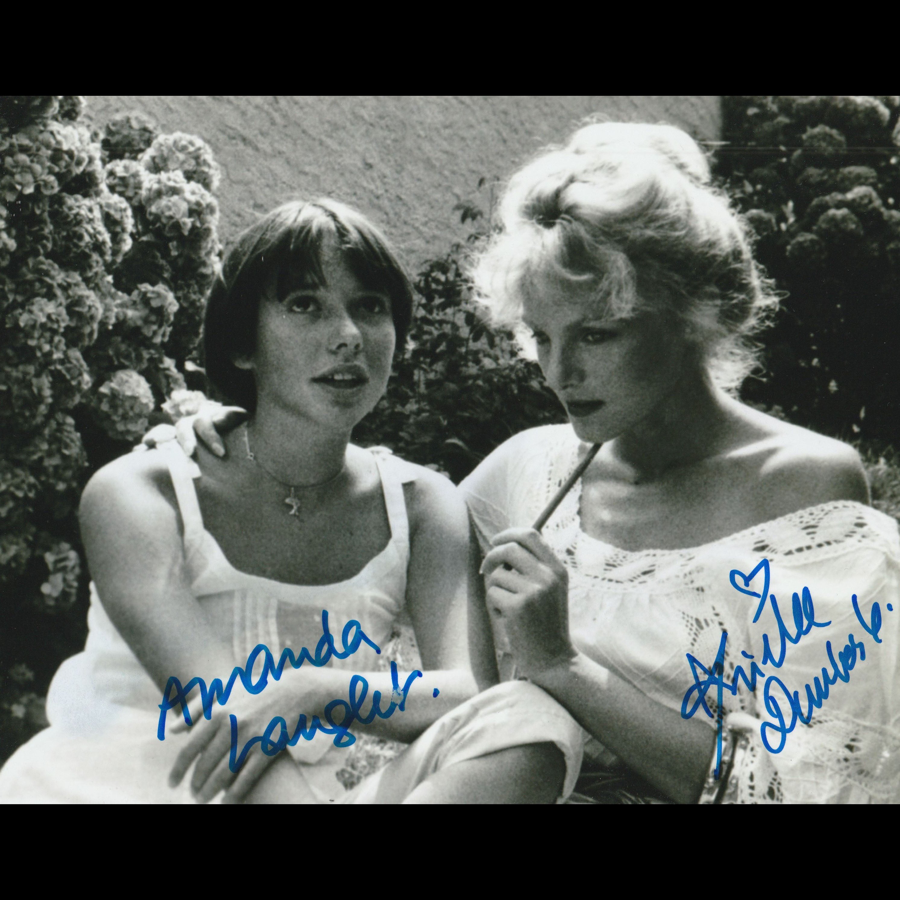 Amanda LANGLET, Arielle DOMBASLE – Fresh and French autographs