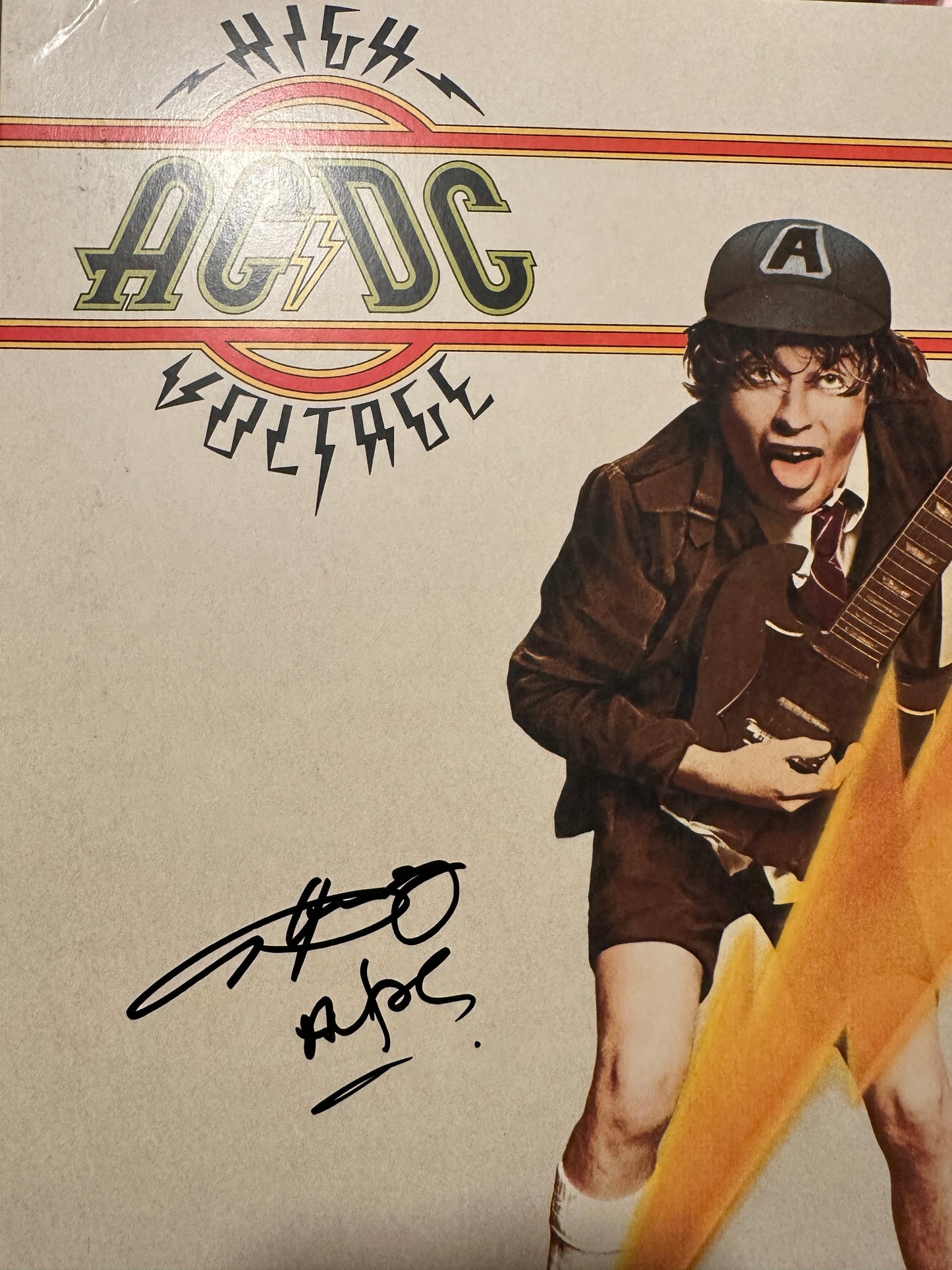Angus YOUNG (AC/DC)