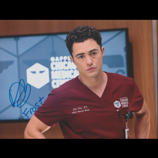 Darren BARNET (Chicago Med)