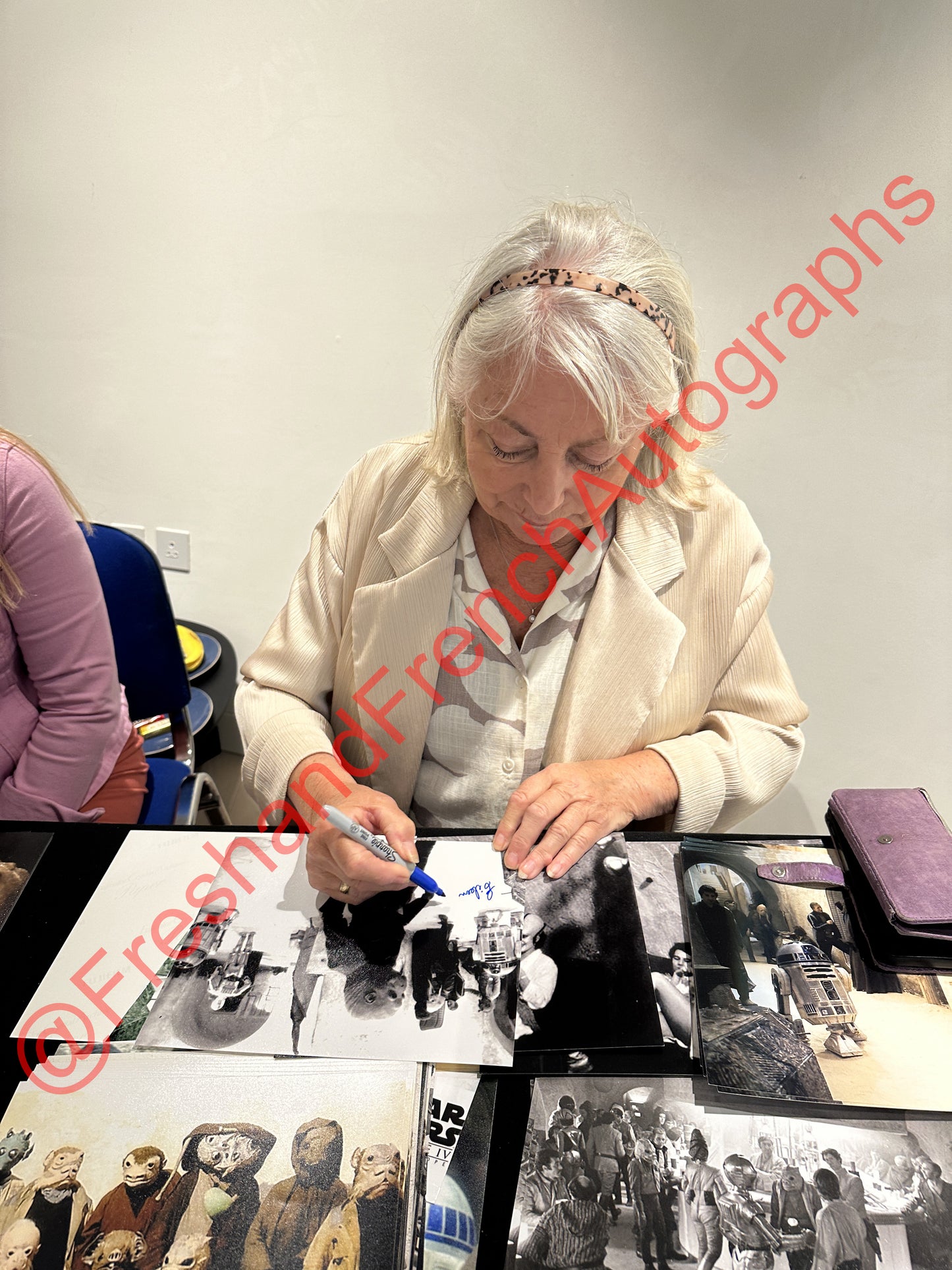 Annette JONES, Eileen ROBERTS