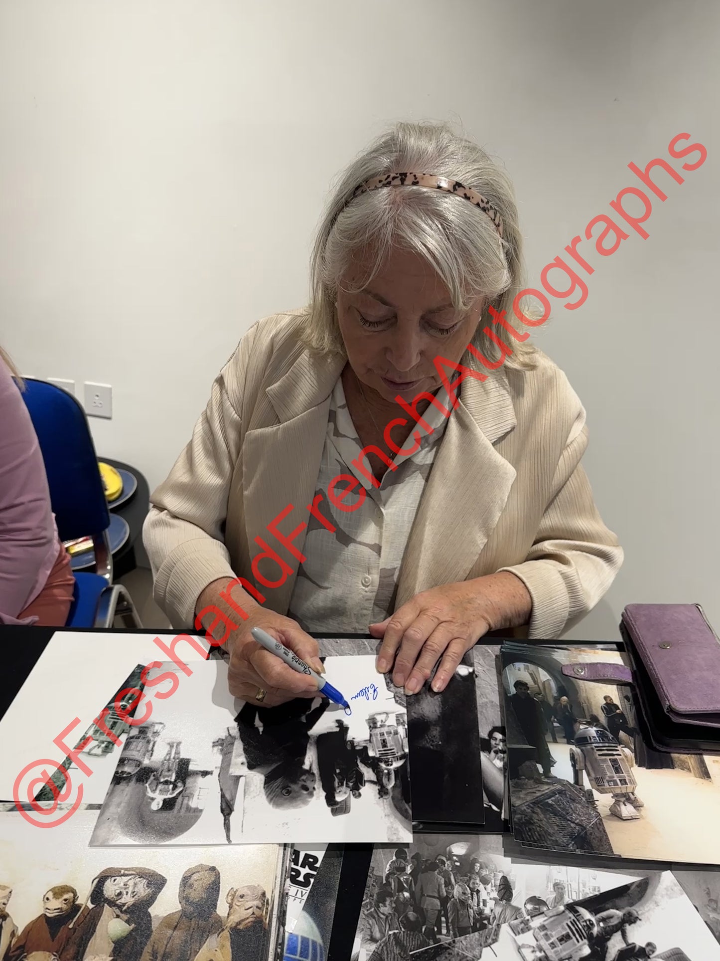 Annette JONES, Eileen ROBERTS