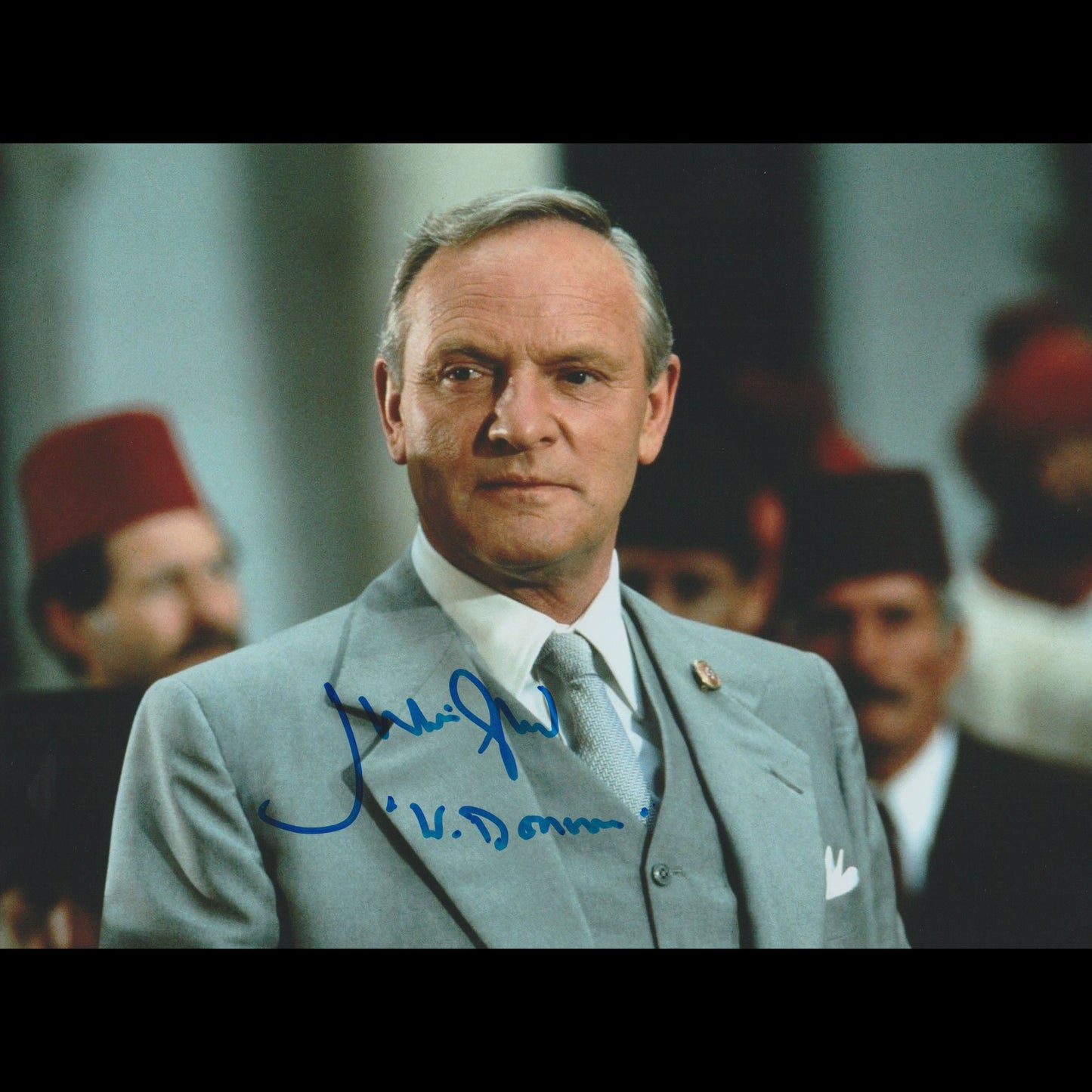 Julian GLOVER