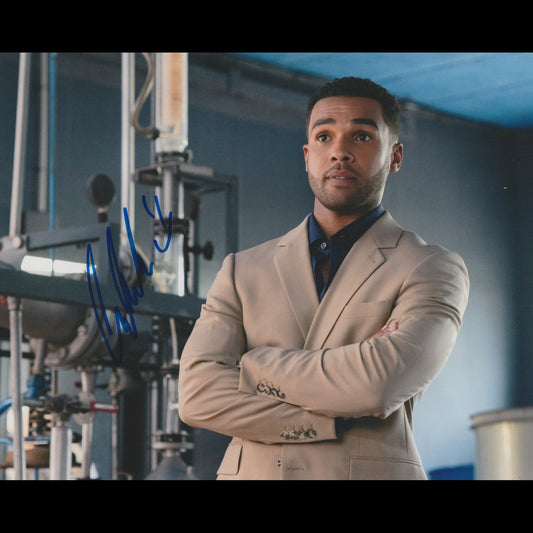 Lucien LAVISCOUNT (Emily in Paris)