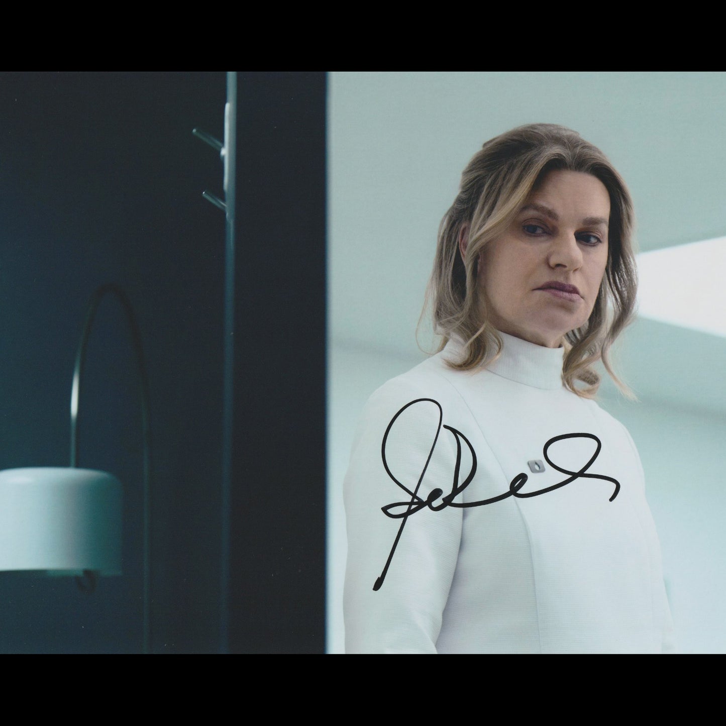 Sandra BERNHARD (Severance)
