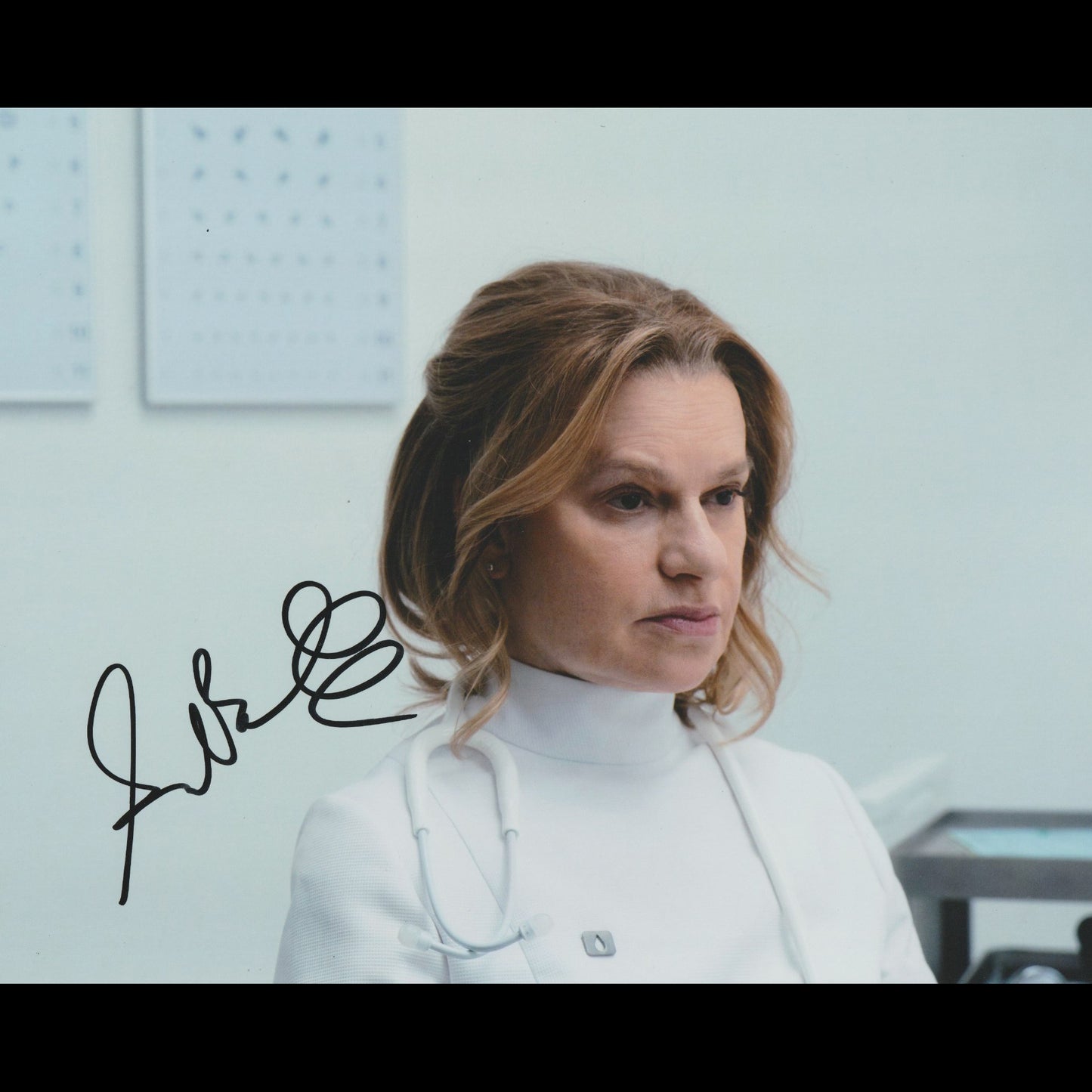 Sandra BERNHARD (Severance)