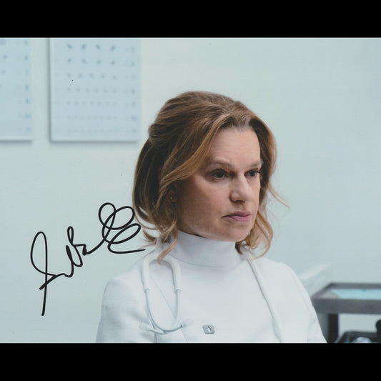 Sandra BERNHARD (Severance)